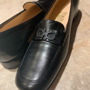 NEVER WORN Salvatore Feragamo Loafers